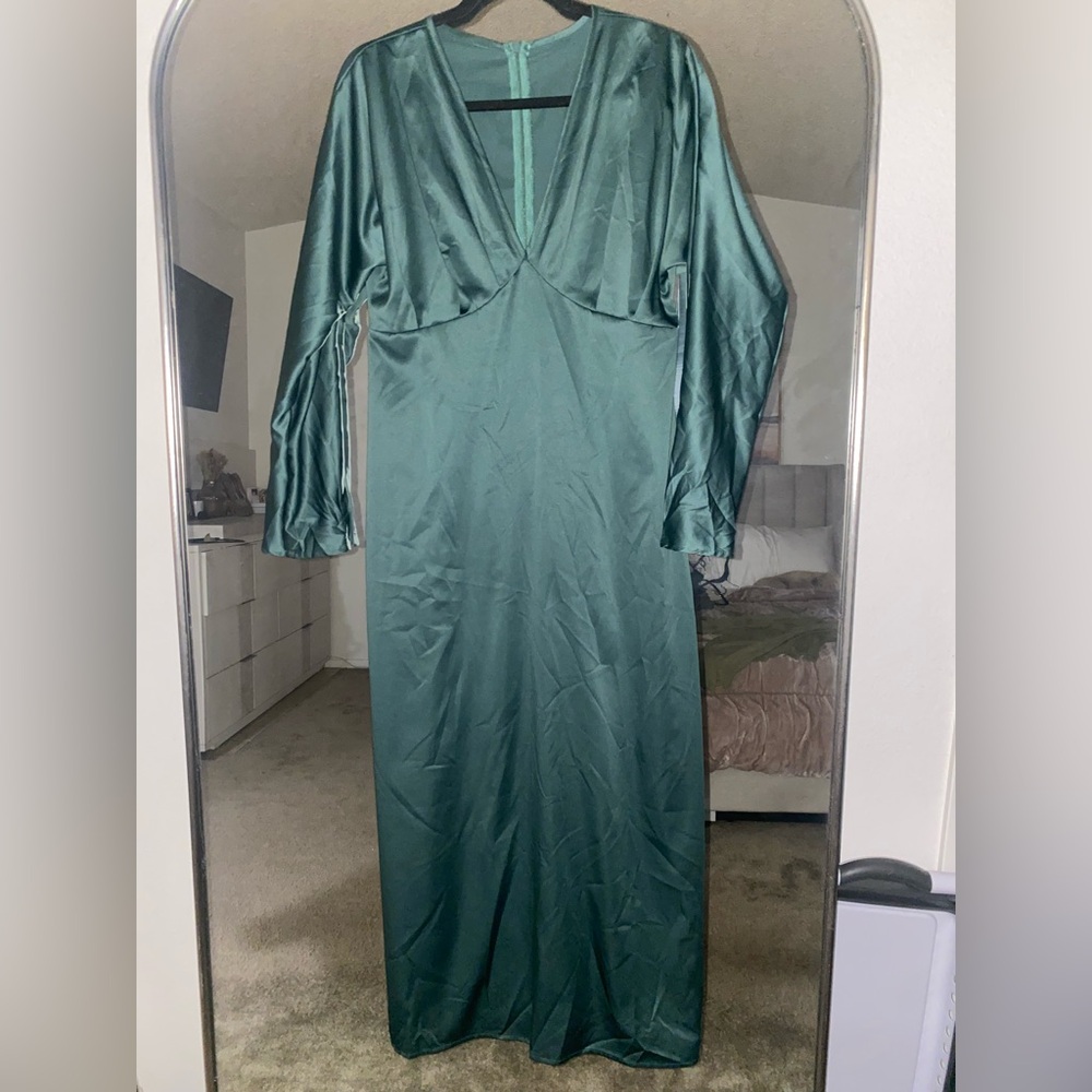 -SHEIN silk like emerald green formal dress